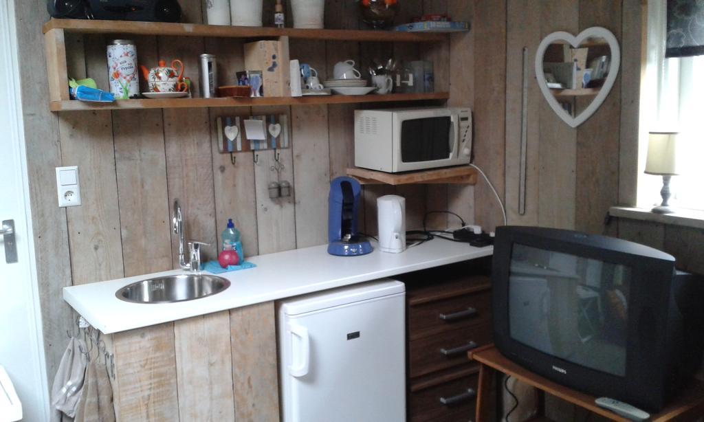 Het Boenhok Logies Acomodação com café da manhã Lekkerkerk Exterior foto